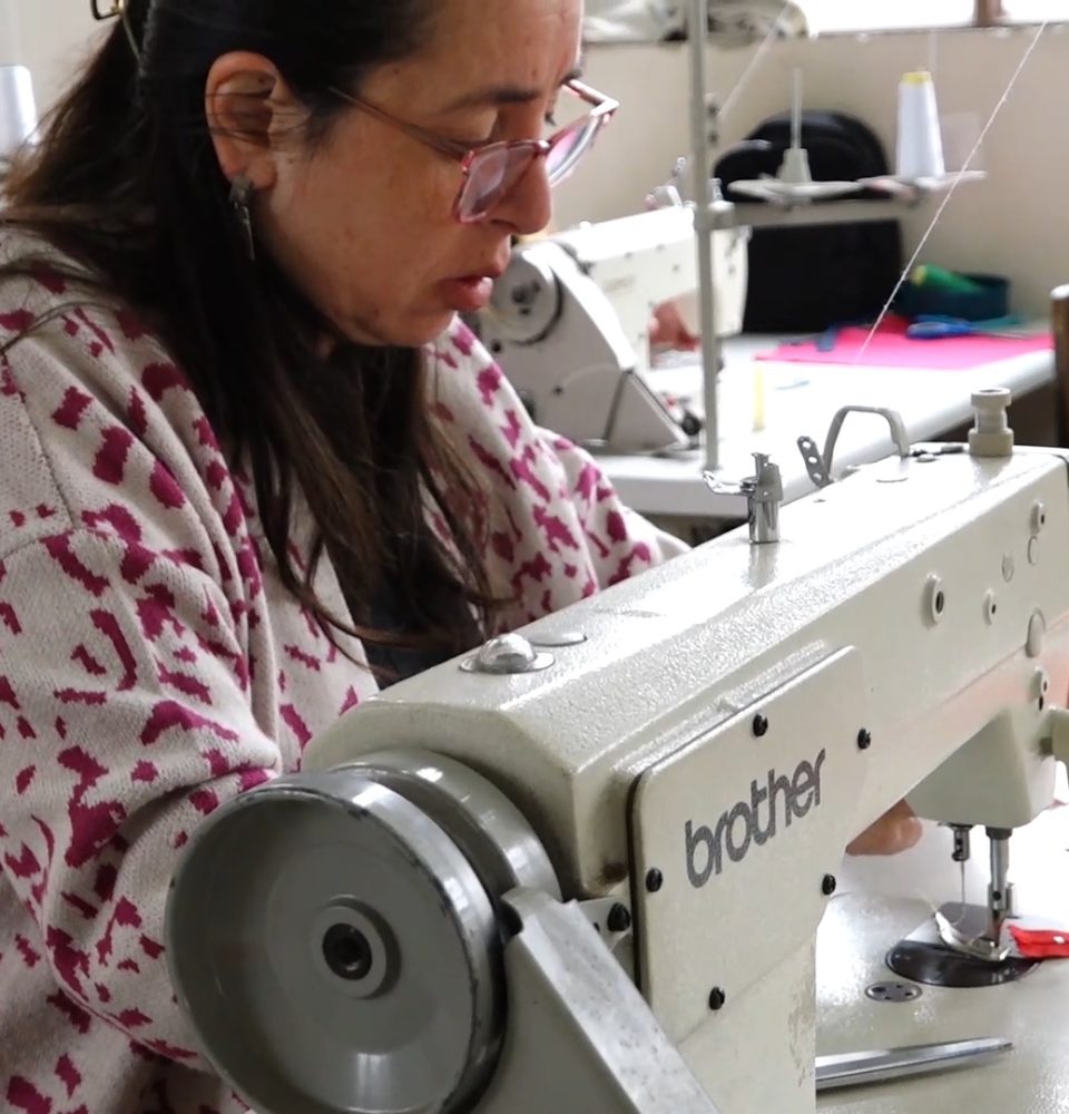 Liceo Técnico Marta Brunet capacita de manera gratuita en costura