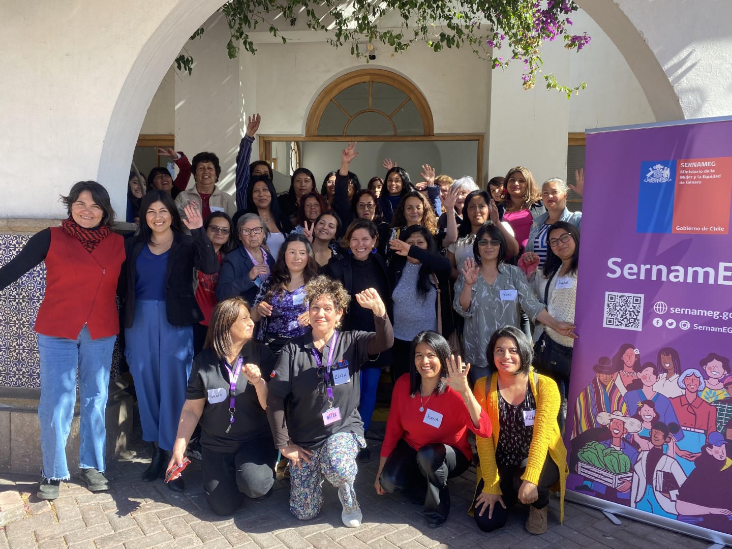 Mujeres destacan la importancia de la autonomía en conversatorio con autoridad nacional de SernamEG