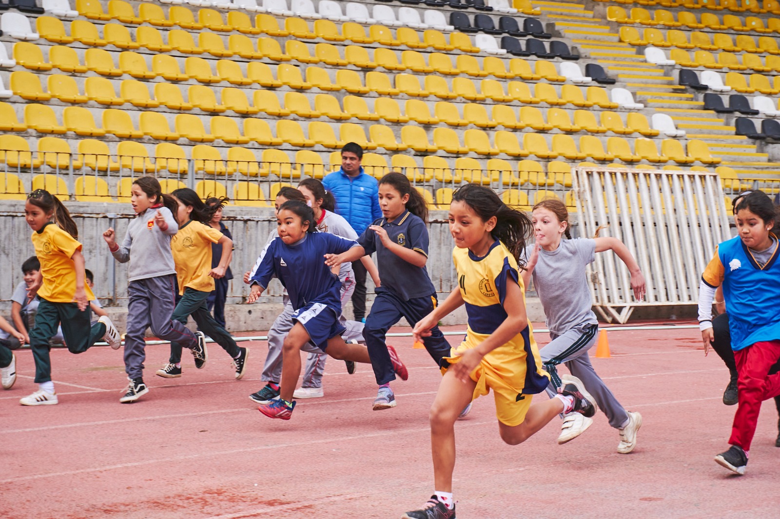 Liga de Atletismo Escolar se vivió con todo en el Francisco Sánchez Rumoroso