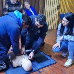 Funcionarios del Servicio de Reinserción Juvenil aprenden sobre primeros auxilios y control de incendios