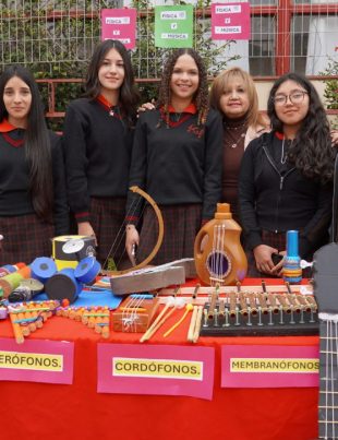 Estudiantes de Liceo Ignacio Carrera Pinto de La Serena exponen sus proyectos y emprendimientos