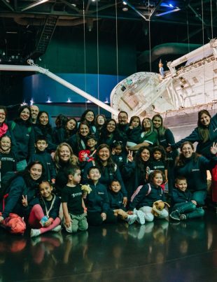 Microdocumental muestra el inolvidable viaje a la NASA de 16 párvulos chilenos