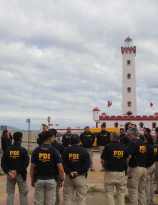 PDI desarrolla fiscalización masiva en Avenida de Aguirre de La Serena