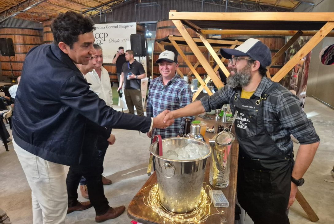 Pisco Chileno Cautiva a Bartenders Internacionales en Histórica Copa en Ovalle