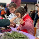 Autoridades de Educación lanzan campaña de postulación 2026 destacando la asistencia como clave para el desarrollo integral de niños y niñas
