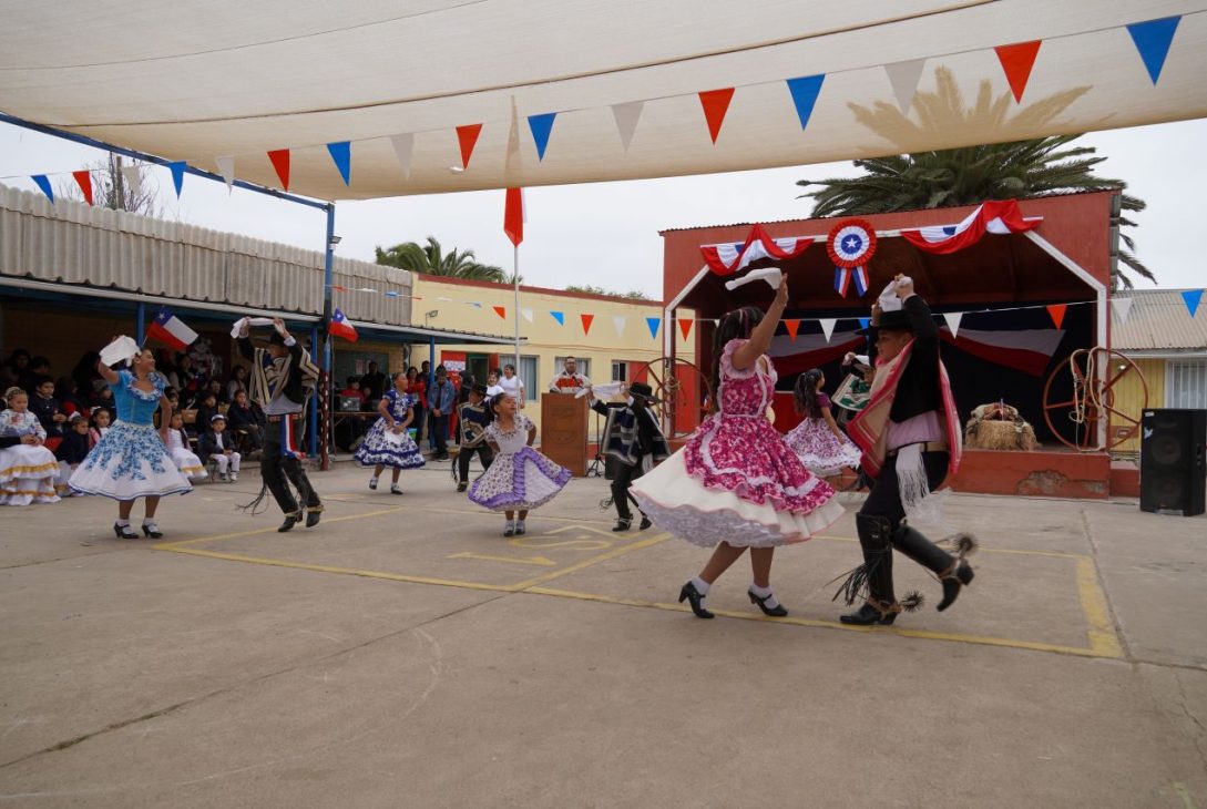 En el Colegio Saturno se realizó II Encuentro de Bailes Folklóricos Red Rural con Escuelas de La Serena y Vicuña