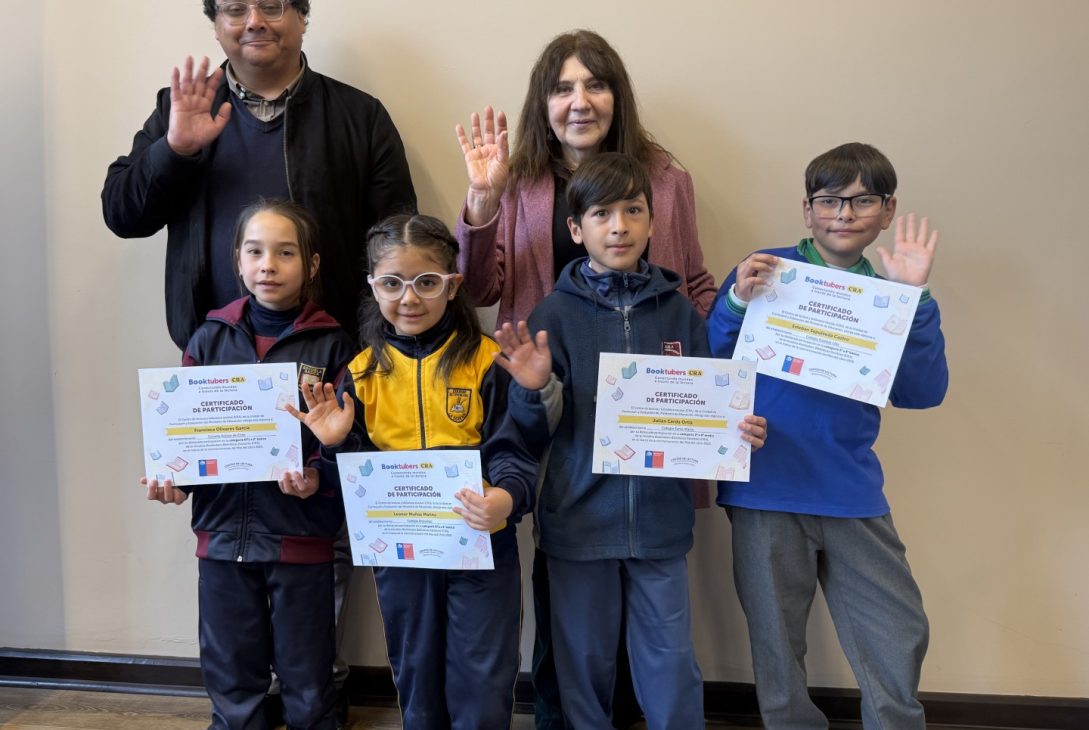 Estudiantes de la Región de Coquimbo fueron reconocidos en la ceremonia regional del concurso nacional “Booktubers Bibliotecas Escolares CRA 2025”