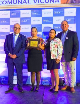 SLEP Elqui y Gremios reconocen a Docentes y Asistentes de la Educación de Vicuña