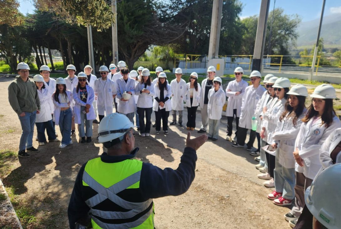 Más de 300 estudiantes han visitado las plantas productivas de Aguas del Valle este año