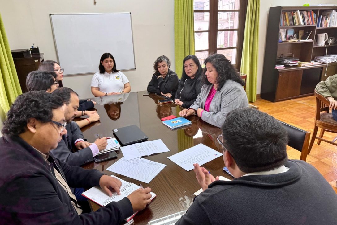 Seremi de Educación se reúne con estudiantes del Christ School para fortalecer el diálogo y clarificar plazos del proceso