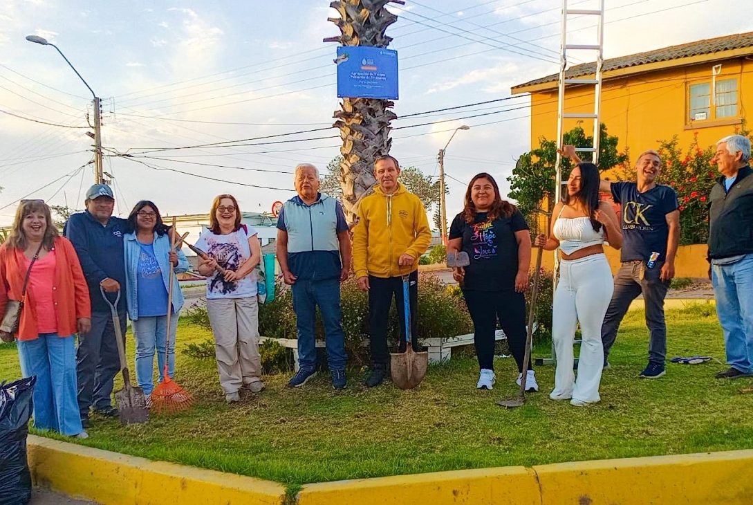 Vecinos de La Serena transforman áreas verdes gracias al fondo concursable de Aguas del Valle