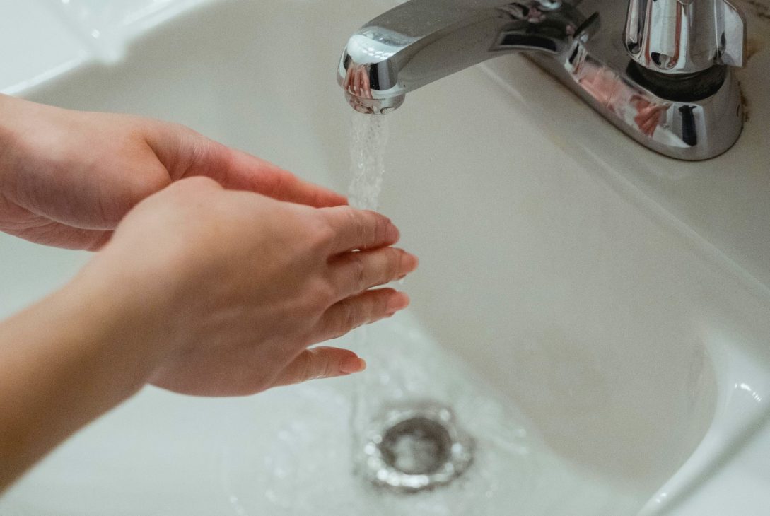 Aguas del Valle recuerda el inicio de período de sobreconsumo de agua potable