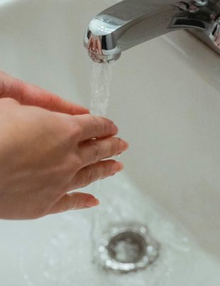 Aguas del Valle recuerda el inicio de período de sobreconsumo de agua potable