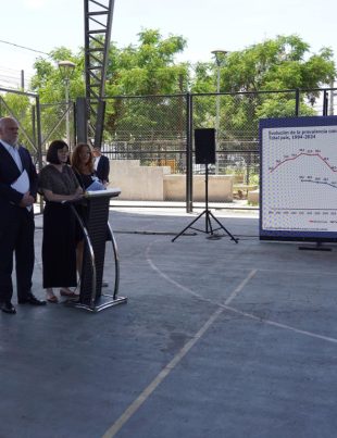 Consumo de alcohol alcanza su nivel más bajo en 30 años y marihuana en adolescentes llega a mínimo histórico