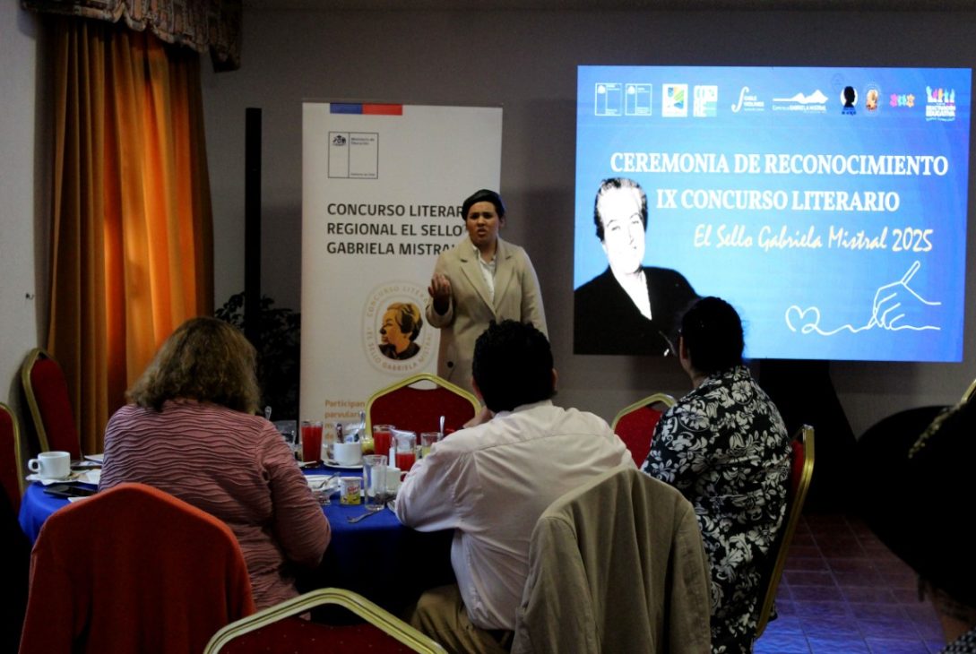 Estudiantes son reconocidos en la Premiación Regional del IX Concurso Literario “El Sello Gabriela Mistral”