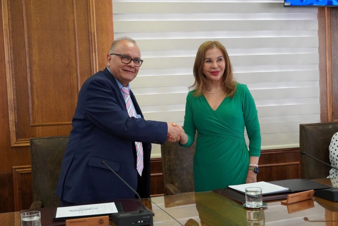 SLEP Elqui y Universidad de La Serena firmaron un convenio para fortalecer la EducaciIn Publica