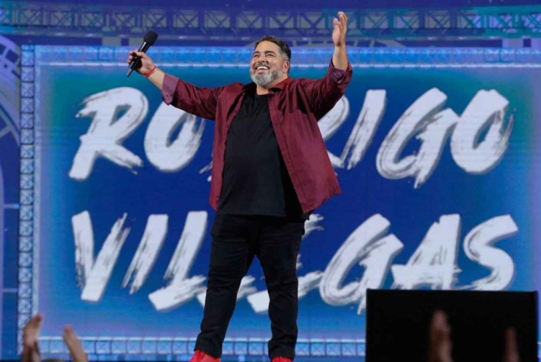 El Gran Triunfador de Viña del Mar, Rodrigo Villegas, llega con su nueva gira nacional