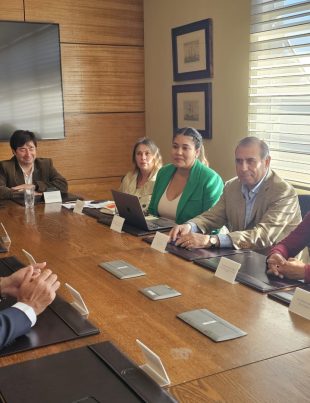 Ministra de Ciencias se mostró impresionada por labor realizada en la UCN