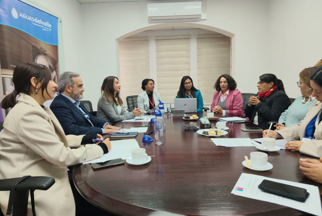 Aguas del Valle se incorpora a programa de buenas prácticas laborales con equidad de género de Sernameg