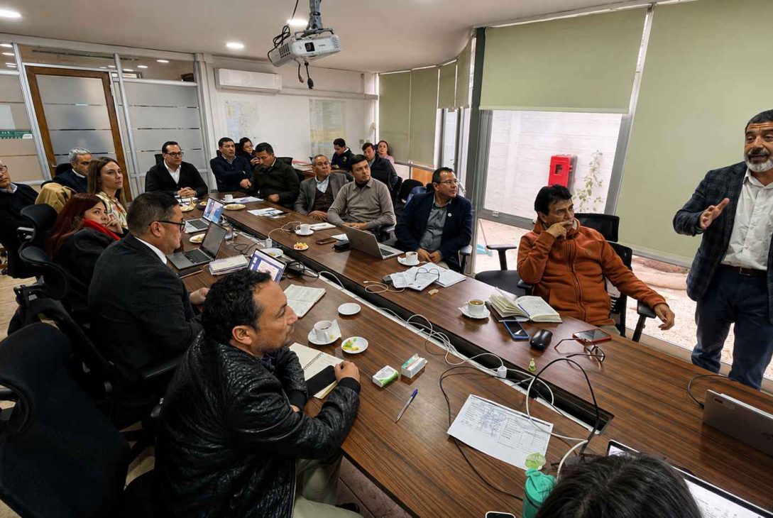 Aguas del Valle presenta proyecto de reúso de agua a consejeros regionales