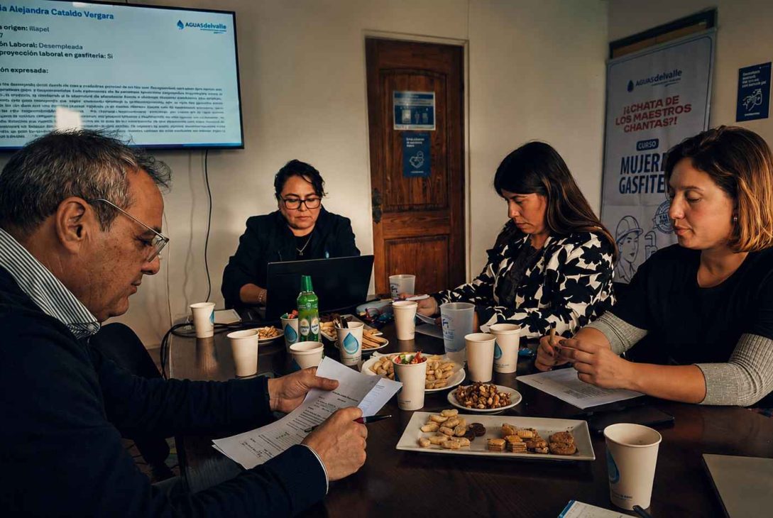 El Illapel comienza la evaluación de las postulaciones al Programa Mujeres Gásfiter de Aguas del Valle