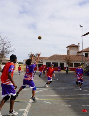 En Colegio Héroes de la Concepción de La Serena Embajadora de Taiwán entregó apoyo a selección de Tchoukball