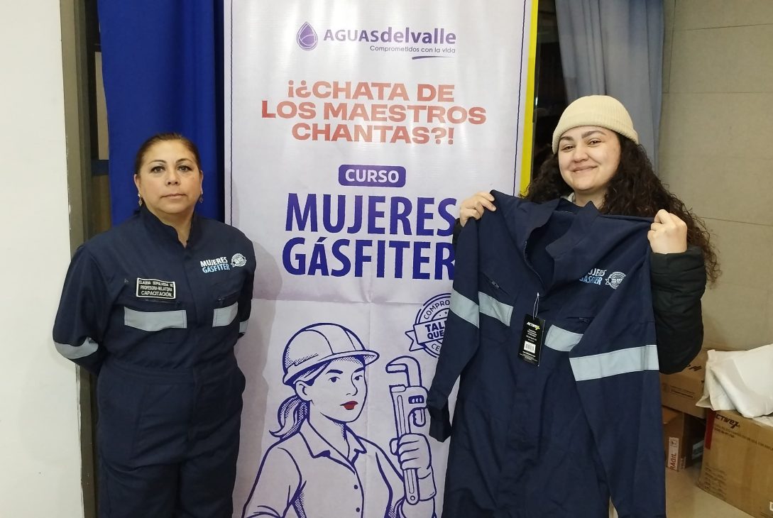 Veinte mujeres de la provincia del Choapa inician curso gratuito de gasfitería de Aguas del Valle