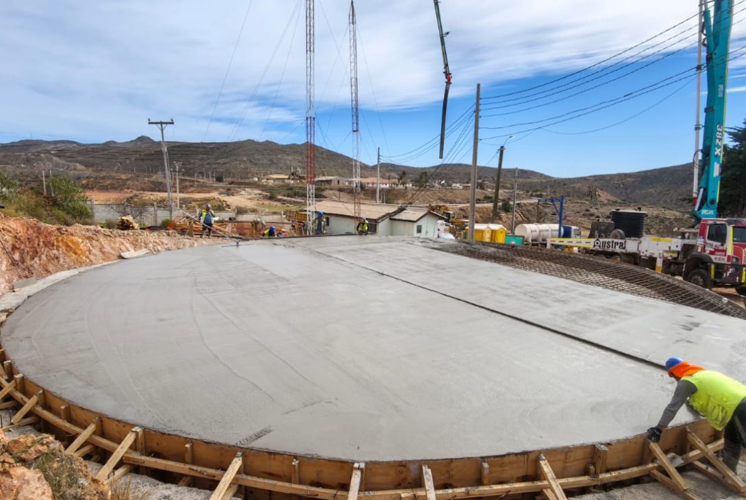 Más de un 80% de avance presenta la construcción del nuevo estanque de Aguas del Valle en Andacollo