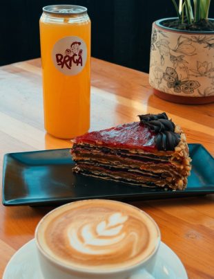 Brica revoluciona la escena gastronómica de Coquimbo uniendo café de especialidad, brioche y plantas