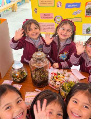 En 2° Feria Científica de Colegio Caleta San Pedro exponen sobre ciencia y cuidado del medio ambiente