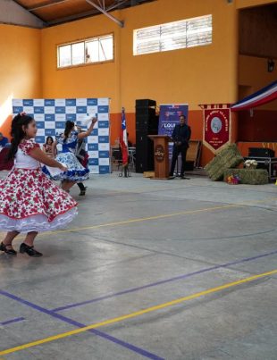 Escuela Jerónimo Godoy Villanueva y Liceo Mistraliano representarán a Paihuano en Muestra Regional de Cueca Escolar