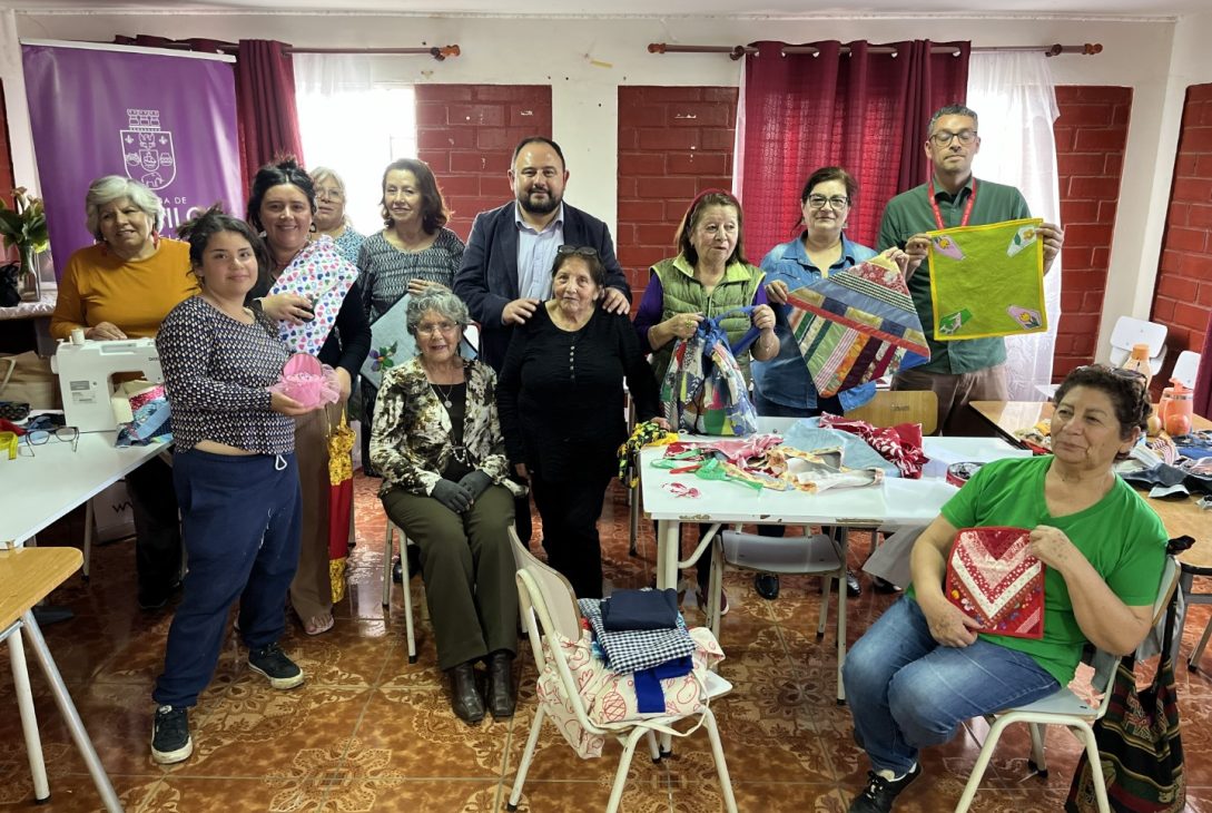 Municipalidad de Los Vilos fortalece espacios de aprendizaje y bienestar con taller gratuito de Patchwork